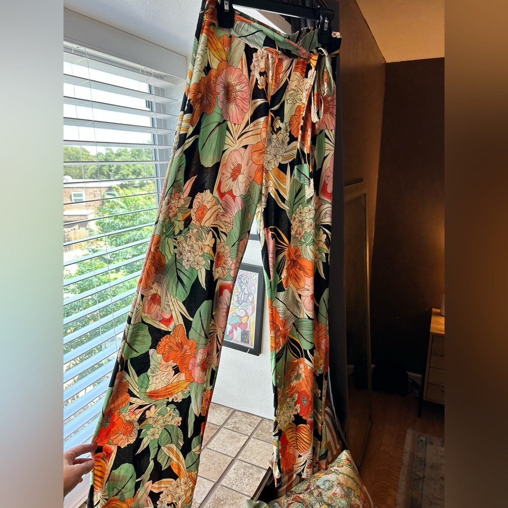 Floral Printed Flowy Pants